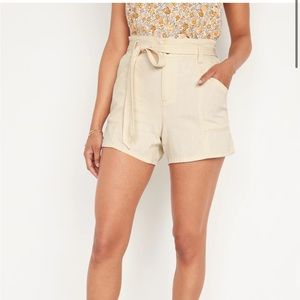 NWT Old Navy Belted Twill Shorts